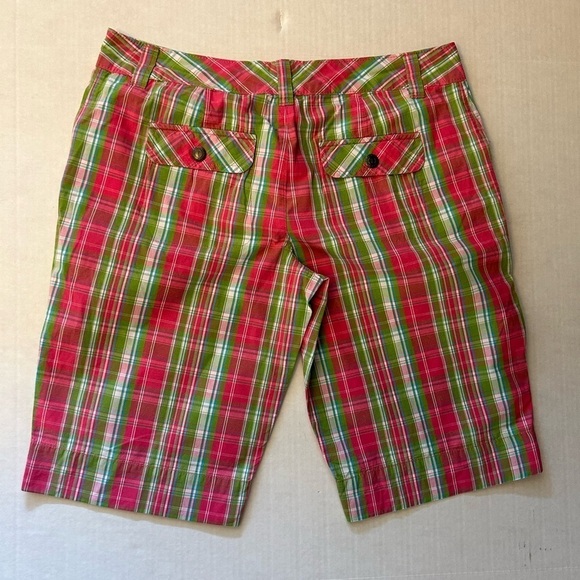IZOD Bermuda pink & green plaid women’s shorts Sz-8. X18 - Picture 3 of 9